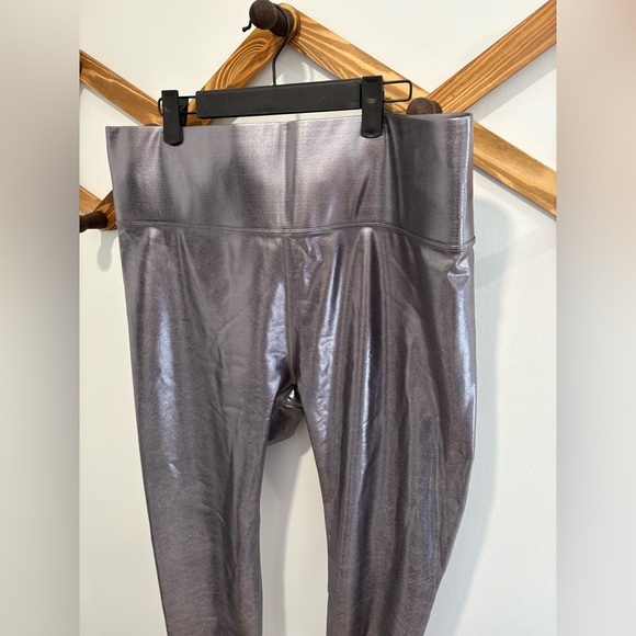 NWT- KNIX & BIRDS PAPAYA COLLAB SILVER CHROME LEGGINGS- 2X - Picture 2 of 9